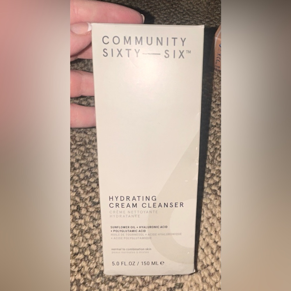 Community Sixty Six Hydrating Cream Cleanser - New
